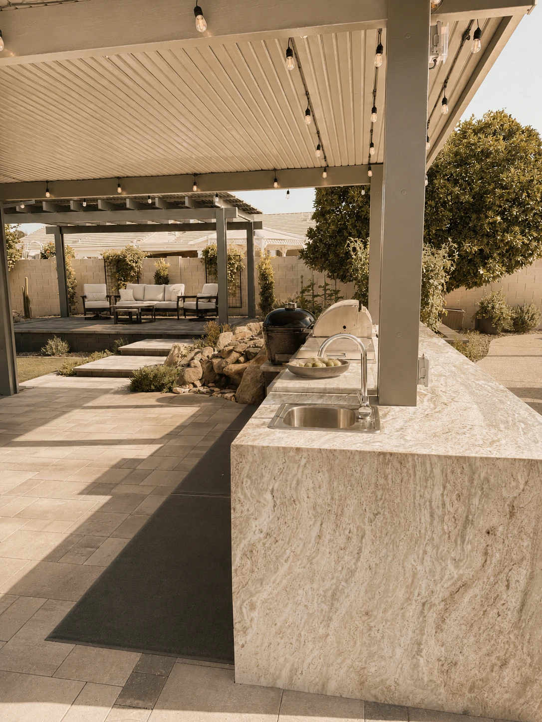 Travertine Outdoor Kitchen & Bar